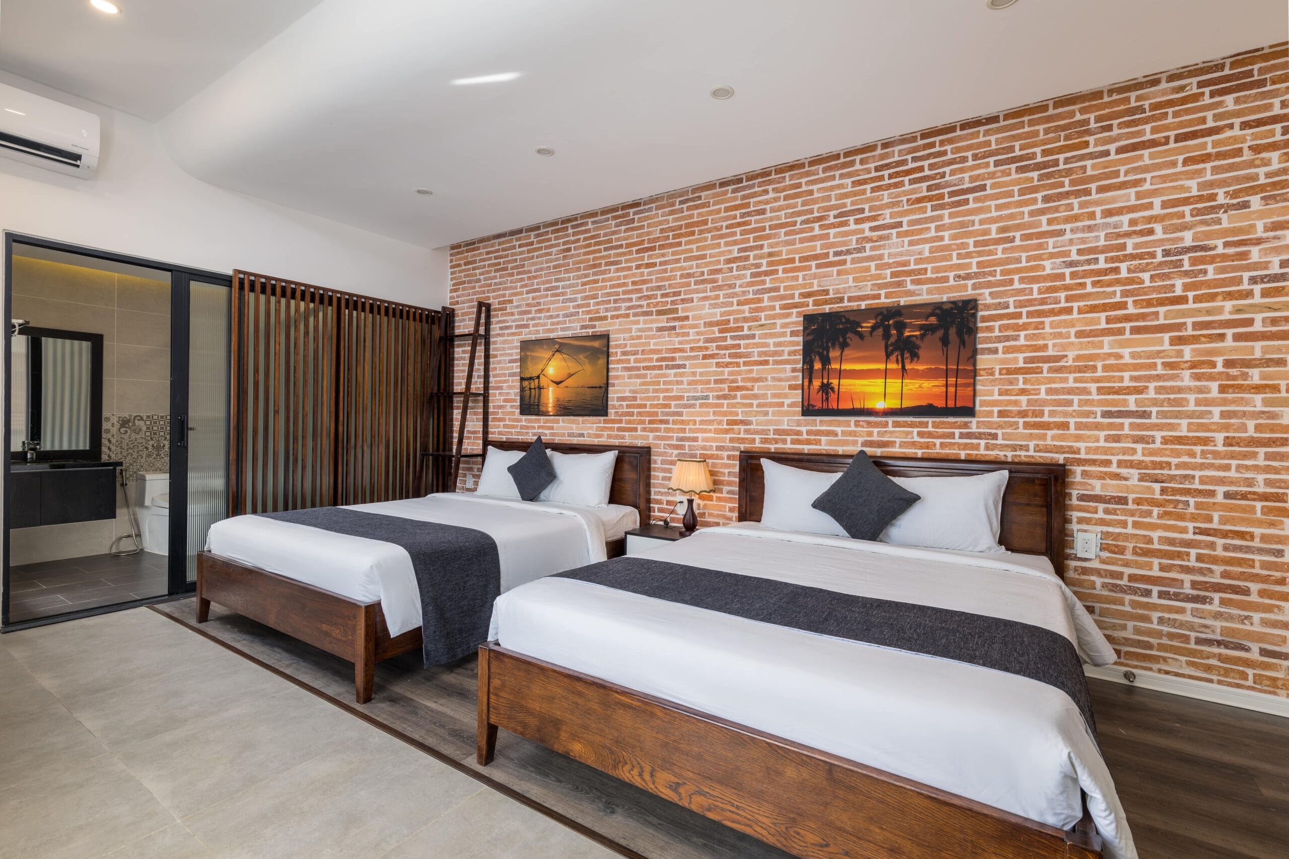 Hoi An suite with balcony for families