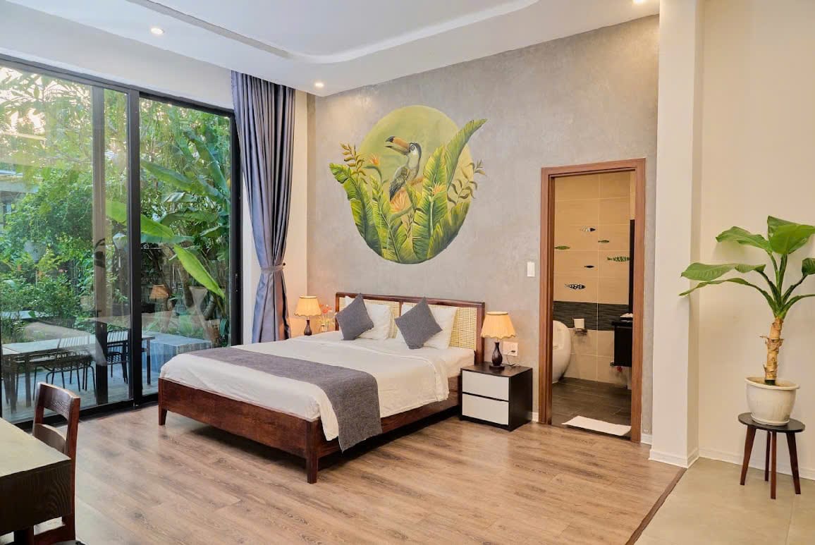 Hoi An romantic villa balcony room for couples