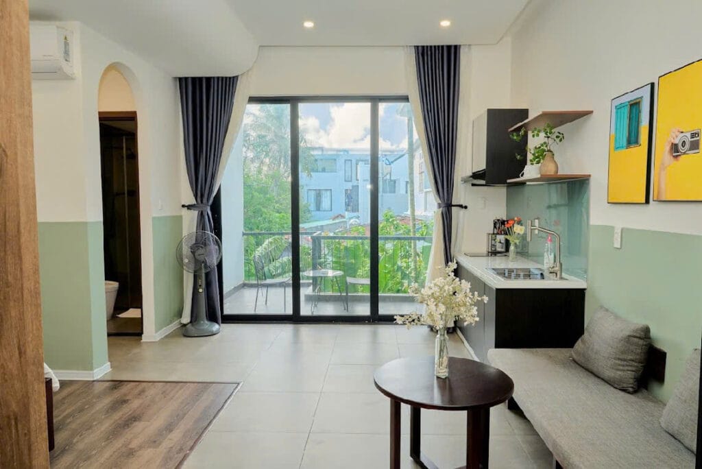 Private Studio with Kitchen and Relaxing Balcony