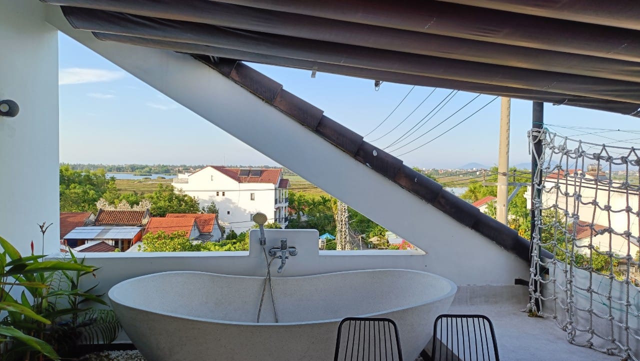 Affordable Best family friendly hotel in Hoi An garden