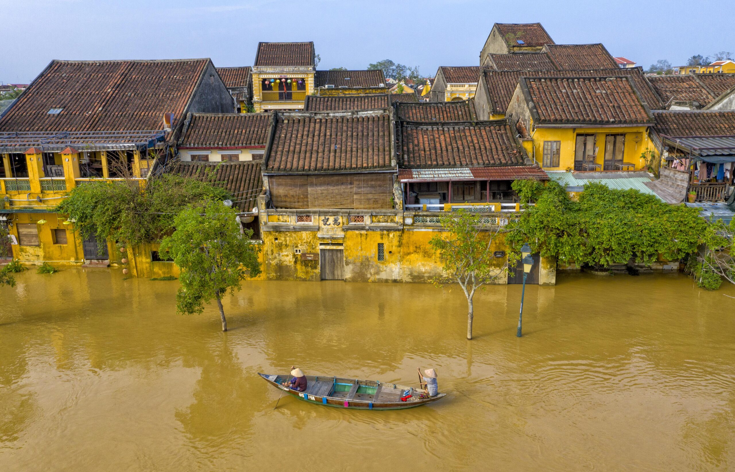 hoi an walking tour riverside