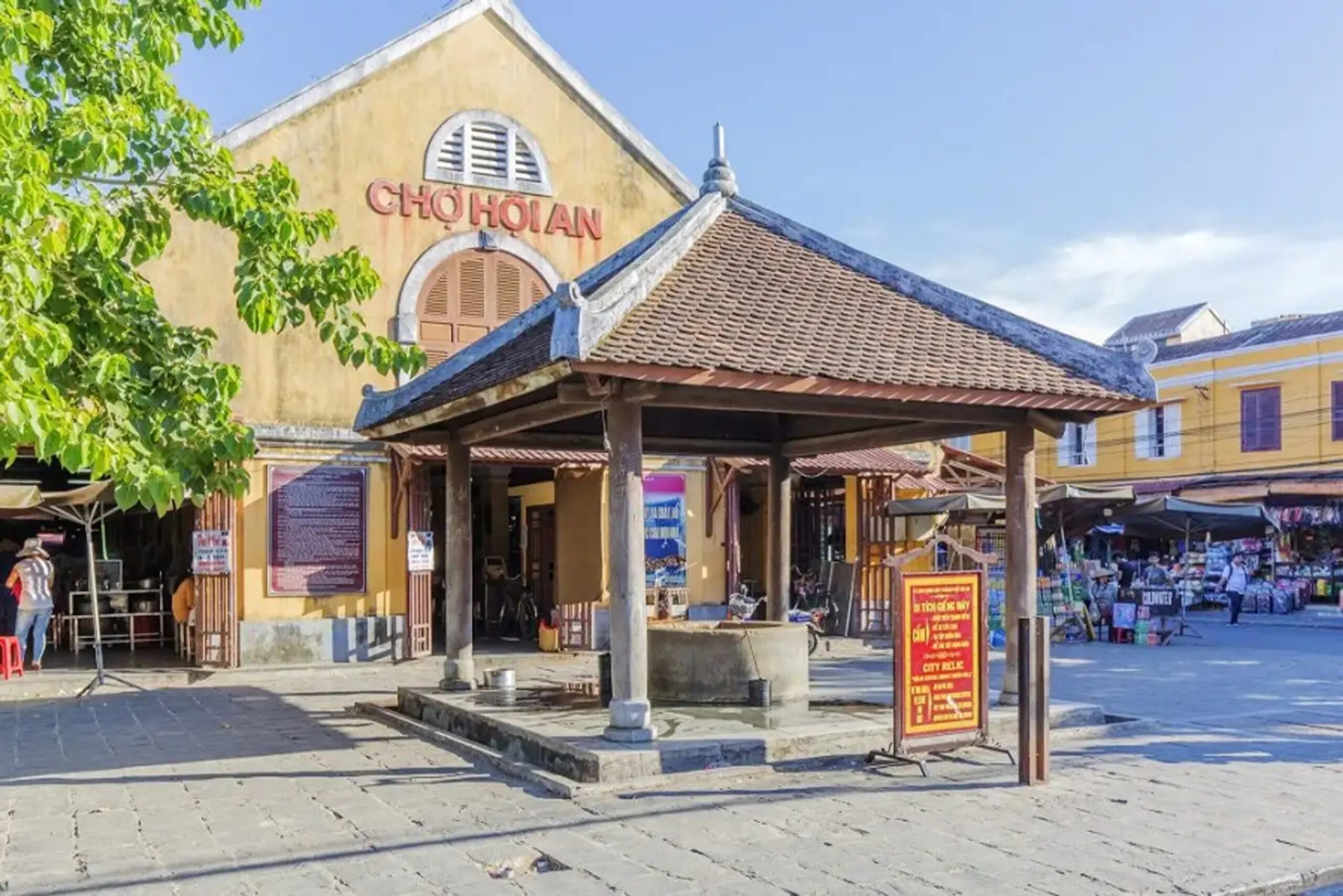 Hoi An market tour scene