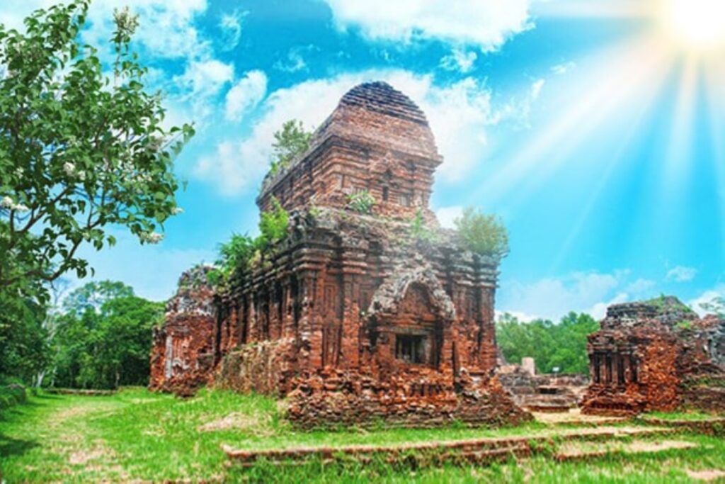 Hoi An to My Son Sanctuary by Limousine 16-seat Transfer