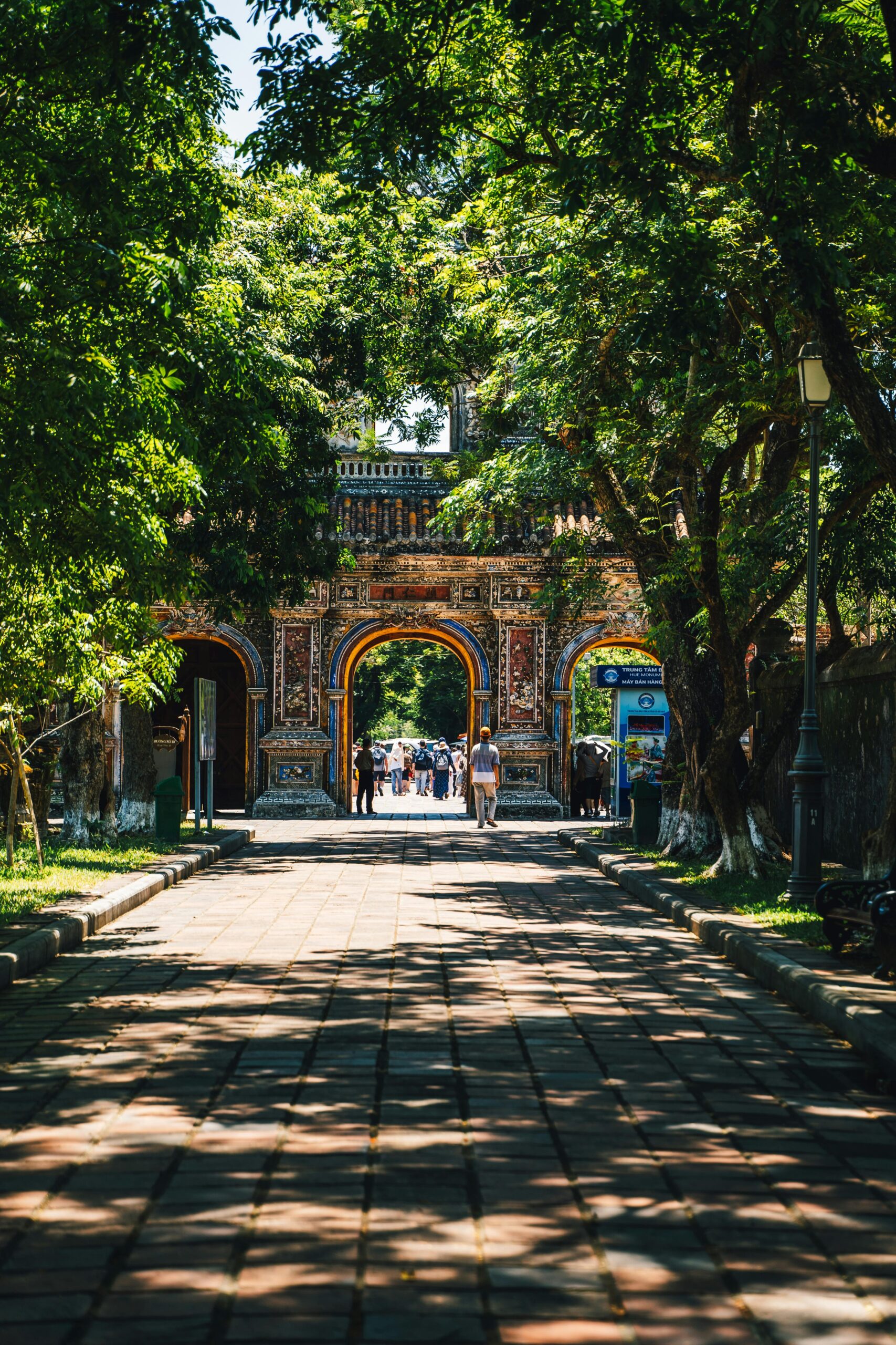 scenic road trip da nang to hue private car