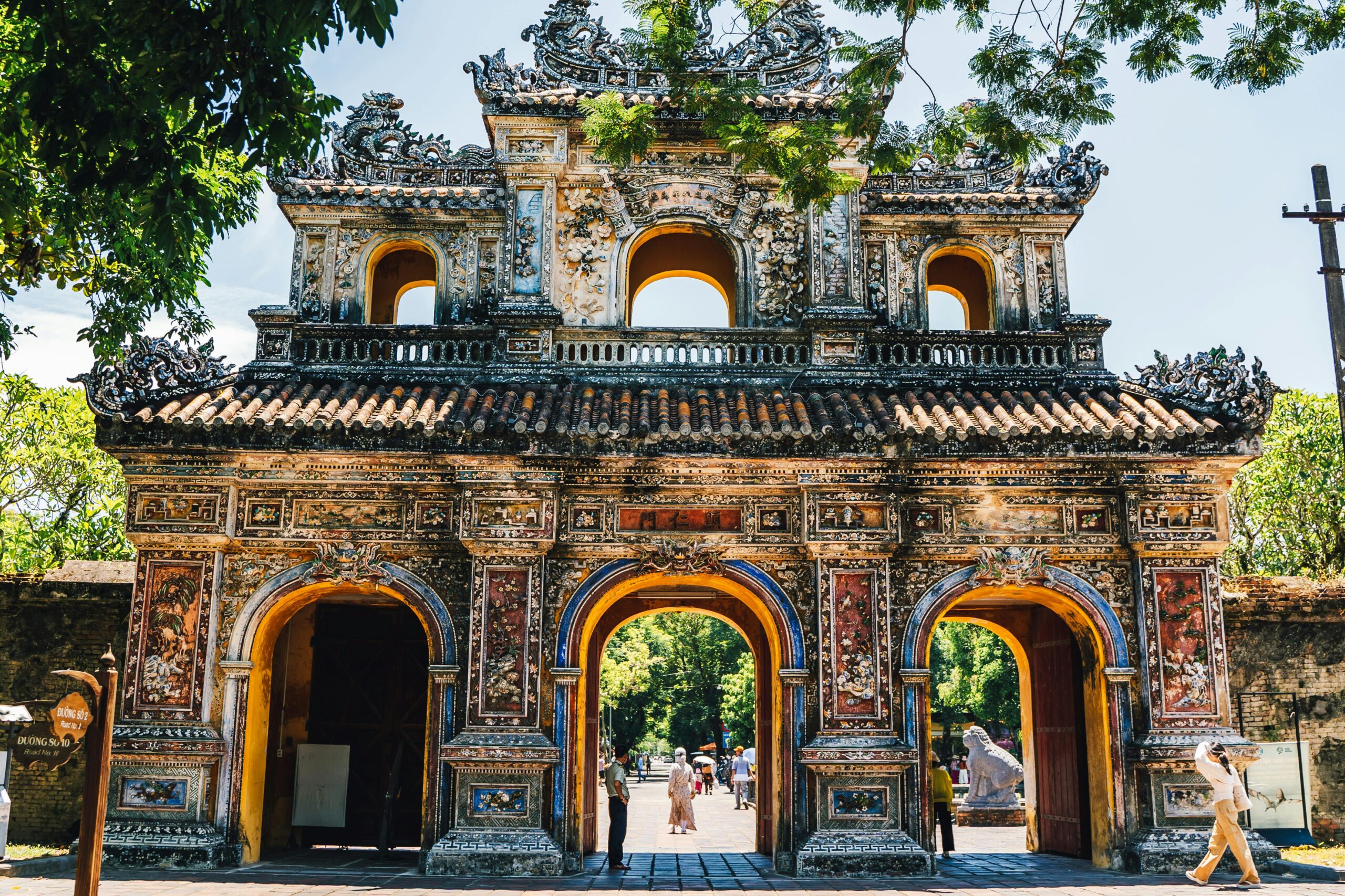 private transfer from Da Nang to Hue car ride